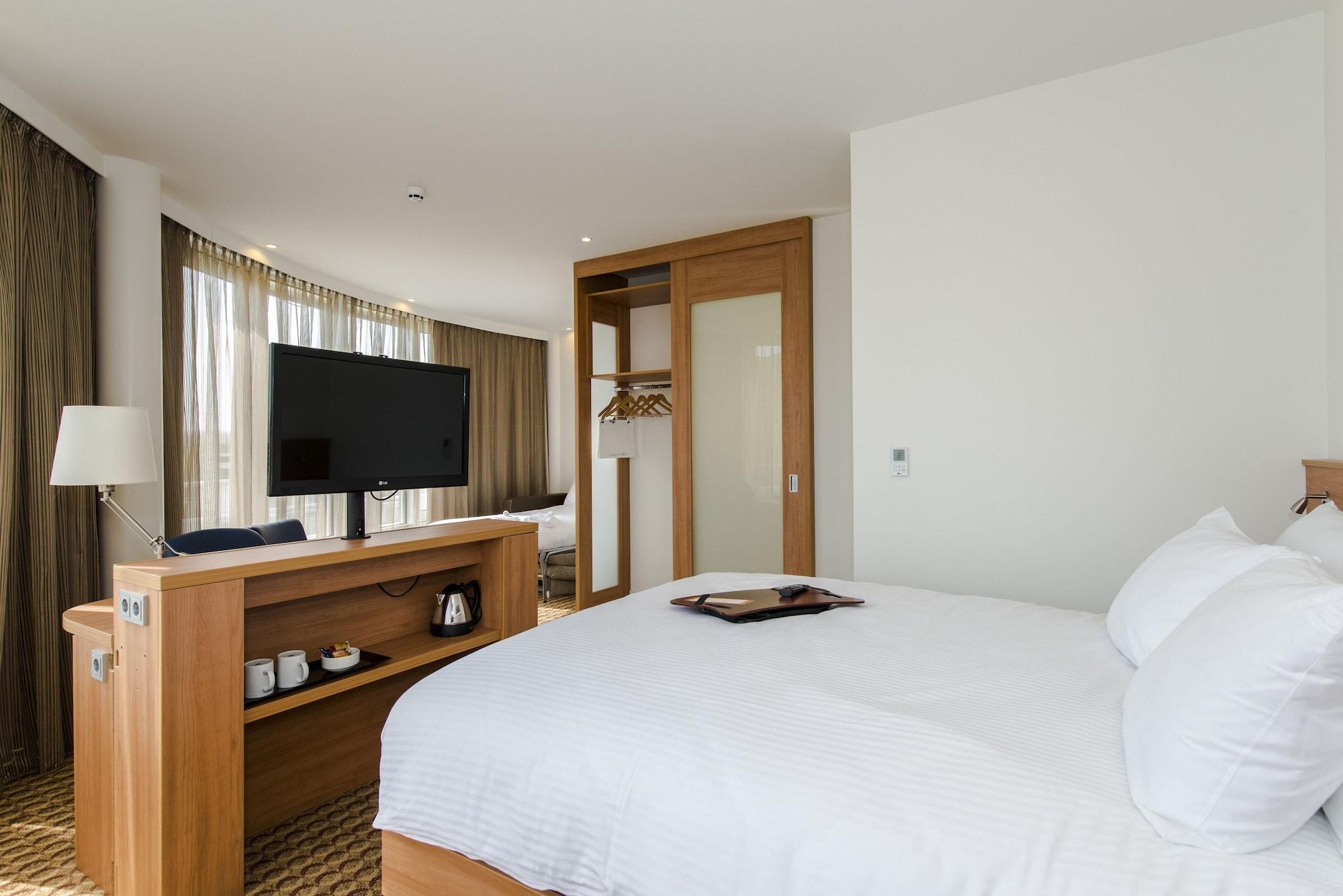 Hampton By Hilton Amsterdam Airport Schiphol Hotel Hoofddorp Exterior photo