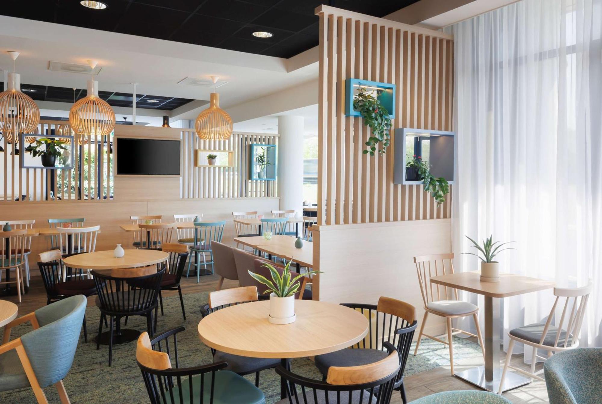 Hampton By Hilton Amsterdam Airport Schiphol Hotel Hoofddorp Exterior photo