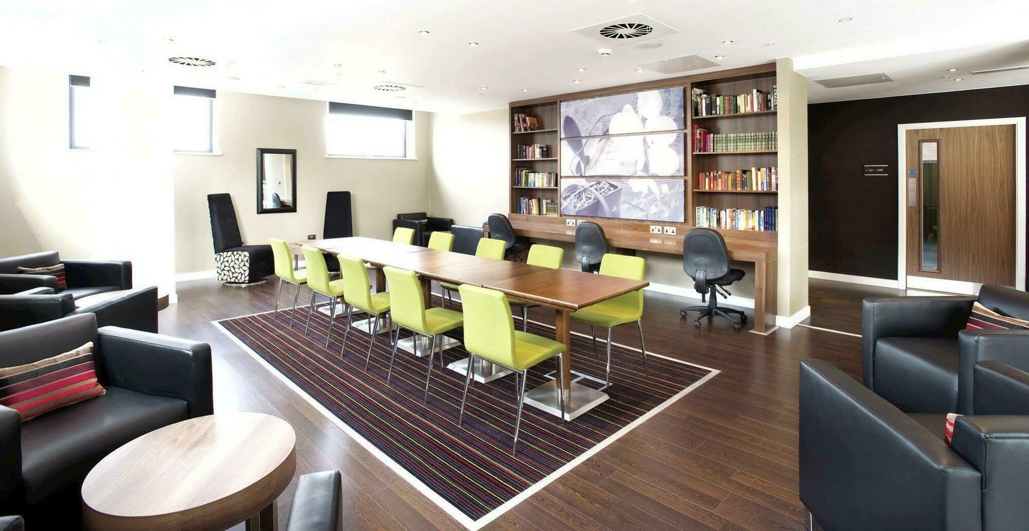 Hampton By Hilton Amsterdam Airport Schiphol Hotel Hoofddorp Exterior photo
